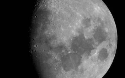 NOMBRES DE MUJERES EN LA LUNA